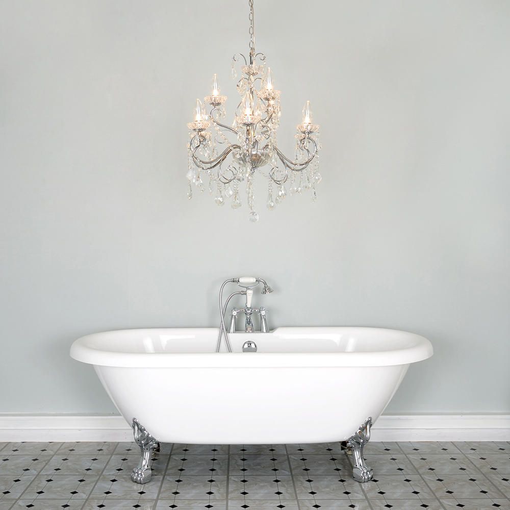 spa-19714-chr-luxurious-bathroom-chandeliers-uk.jpg