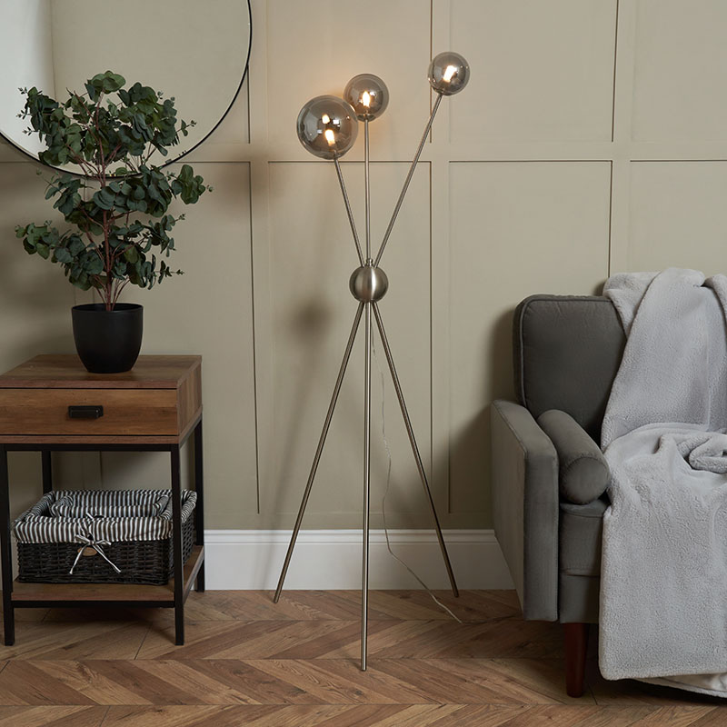 Create a calming space in your home with this tripod floor lamp. This is a fantastic addition to contemporary homes in the Autumn season.